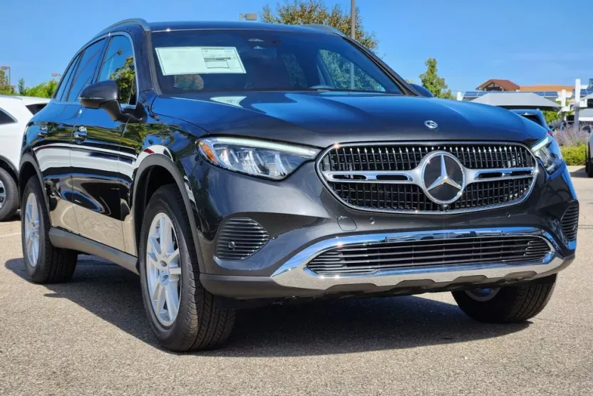 2026 Mercedes Benz GLC 300 4MATIC photo 1