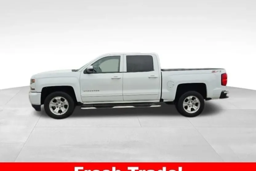 2017 Chevrolet Silverado 1500 LT photo 1