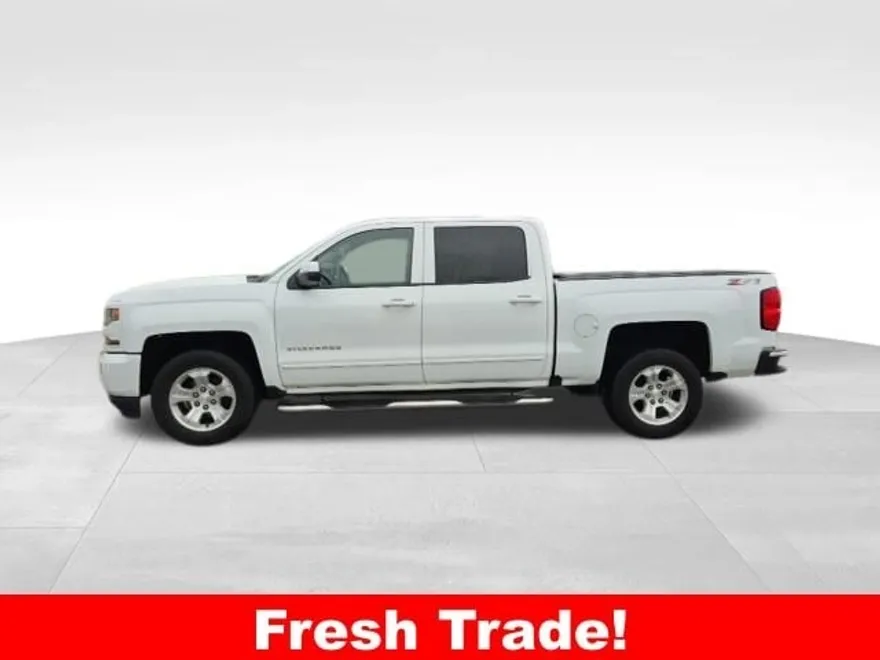 2017 Chevrolet Silverado 1500 LT photo 1