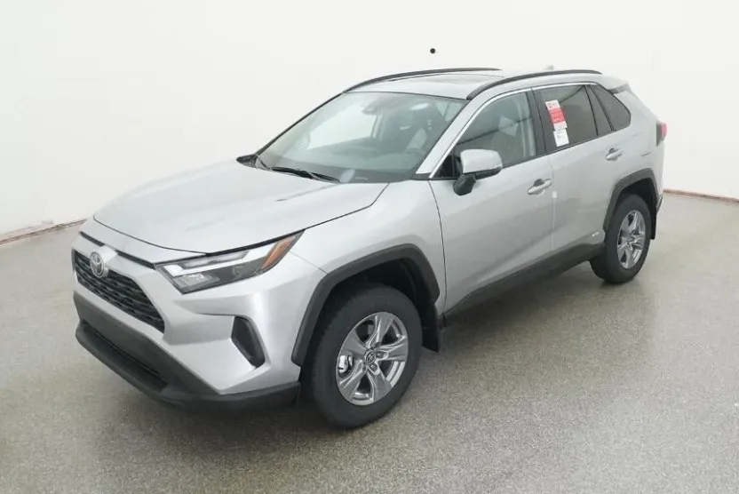 2025 Toyota RAV4 Hybrid XLE photo 1