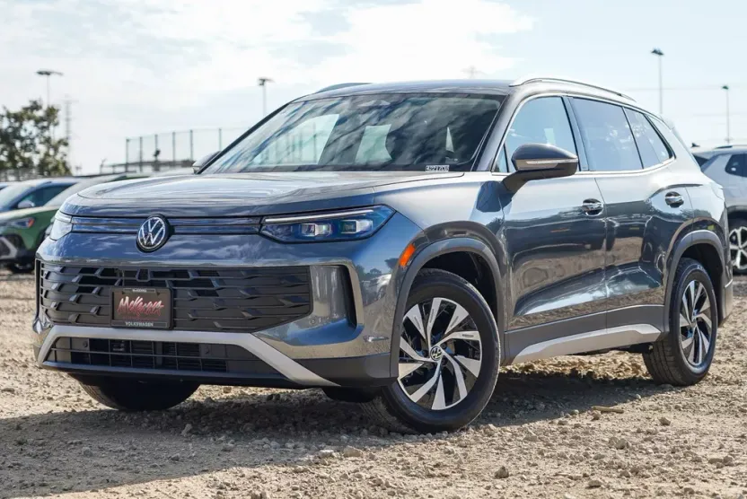 2025 Volkswagen Tiguan S photo 1