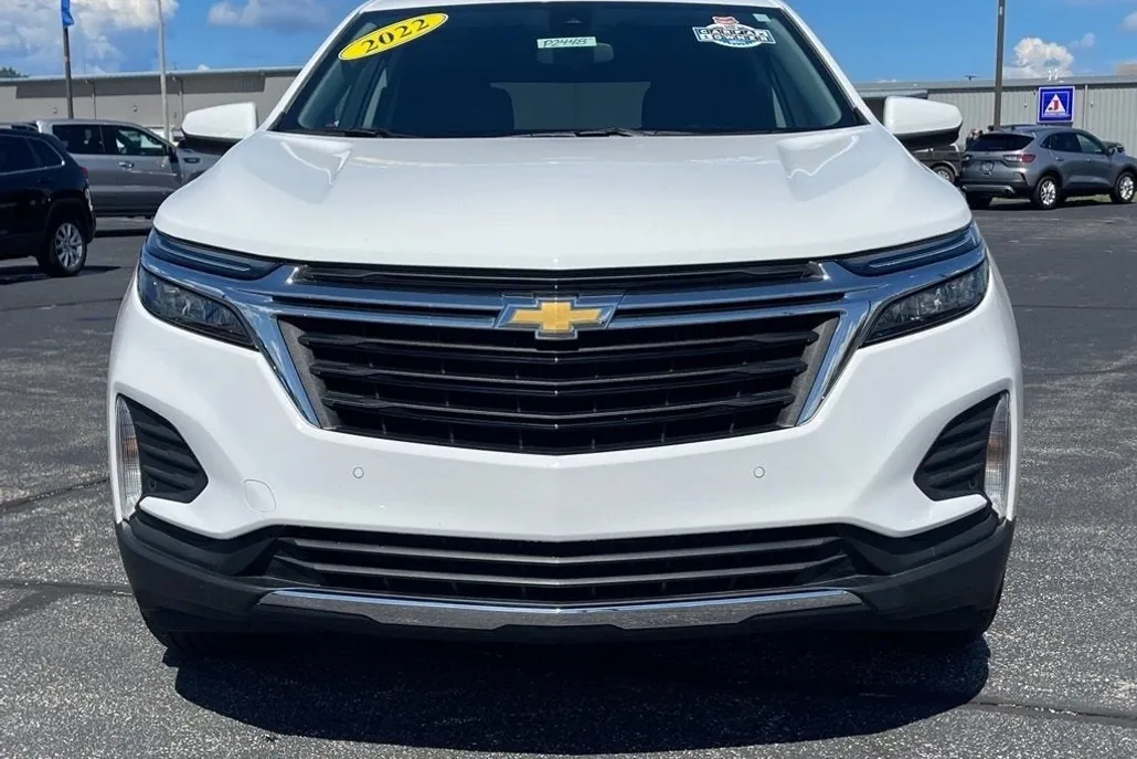 2022 Chevrolet Equinox LT photo 1