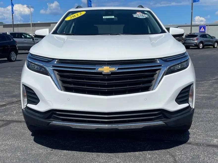 2022 Chevrolet Equinox LT photo 1