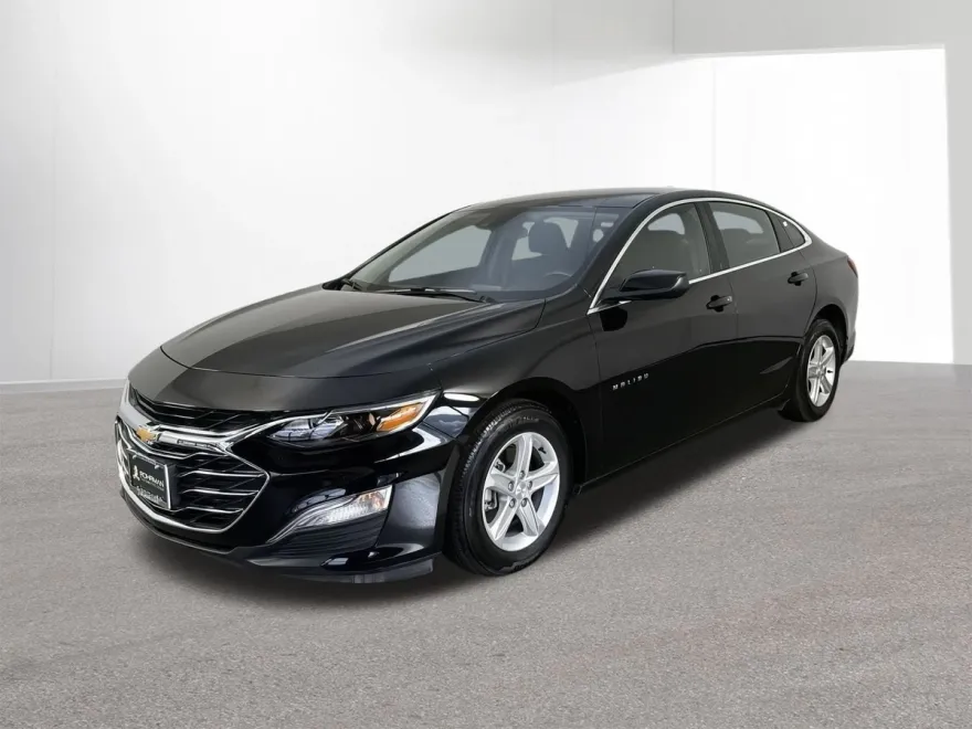 2025 Chevrolet Malibu photo 1