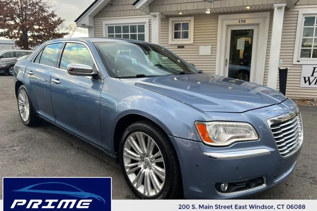 2011 Chrysler 300 Limited photo 1