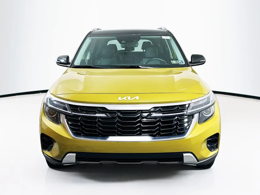 2024 Kia Seltos S photo 1