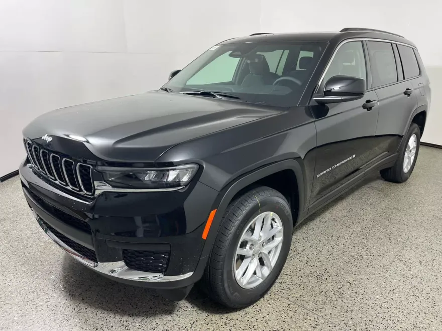 2025 Jeep Grand Cherokee Laredo X photo 1