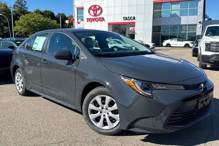 2026 Toyota Corolla LE photo 1