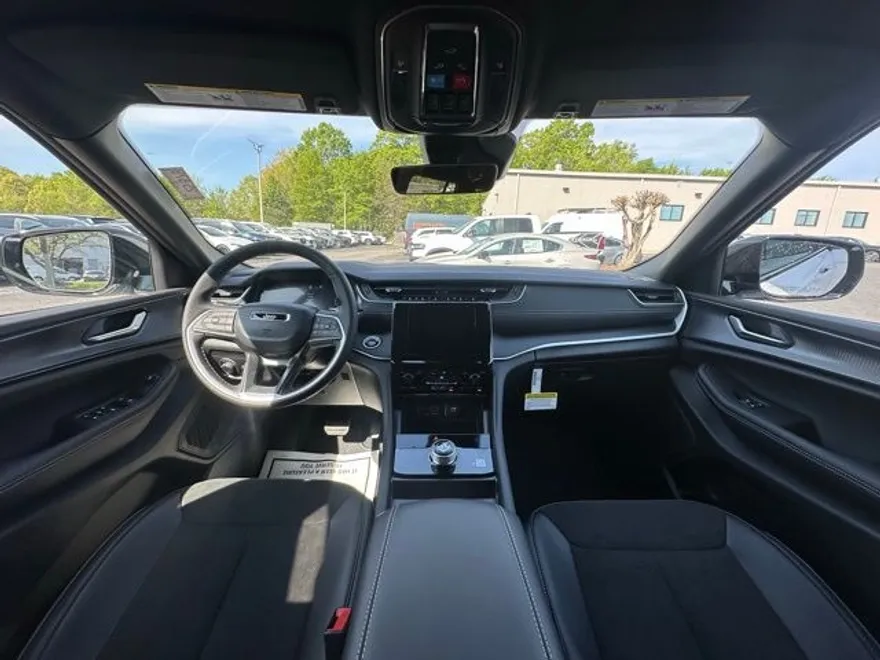 2025 Jeep Grand Cherokee Altitude X photo 1