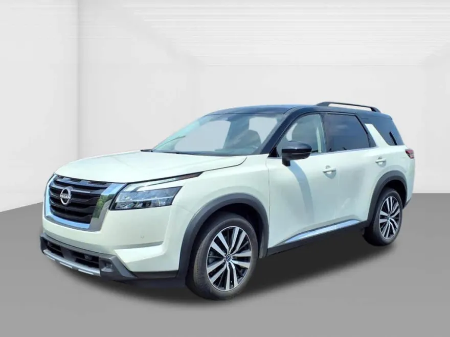 2023 Nissan Pathfinder Platinum photo 1
