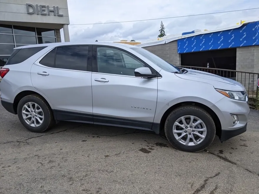 2020 Chevrolet Equinox LT photo 1