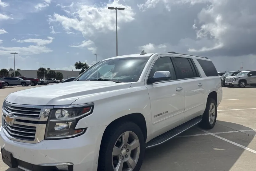 2017 Chevrolet Suburban Premier photo 1