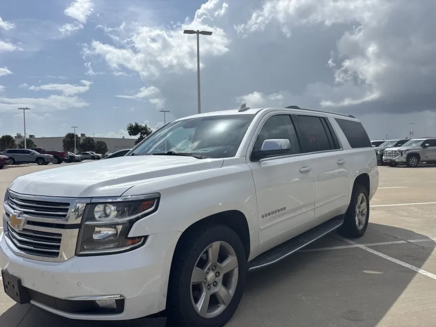 2017 Chevrolet Suburban Premier photo 1