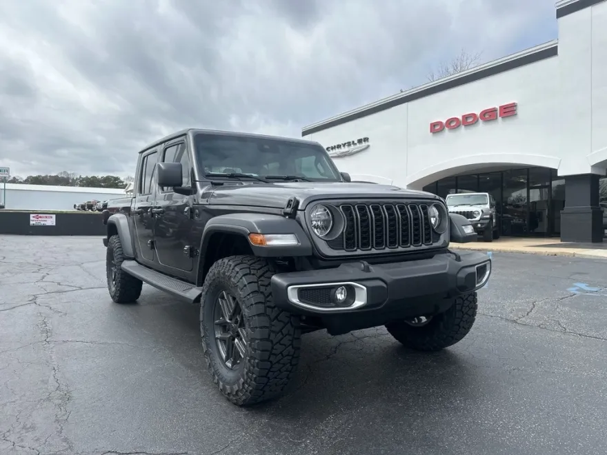 2025 Jeep Gladiator Sport S photo 1