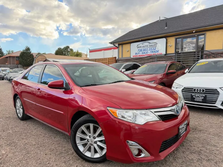 2012 Toyota Camry XLE Hybrid photo 1