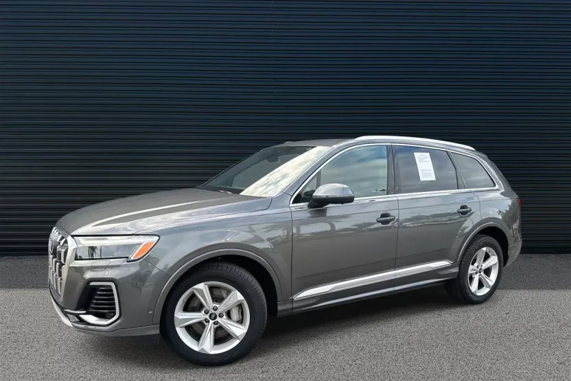 2025 Audi Q7 55 Premium photo 1