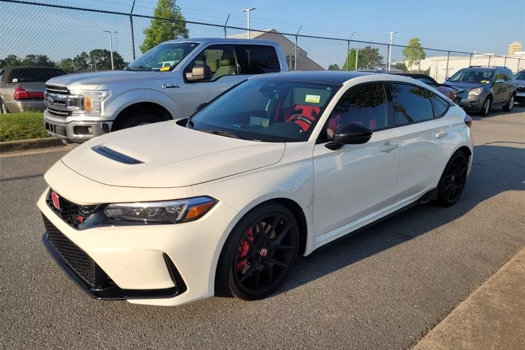 2024 Honda Civic Type R photo 1