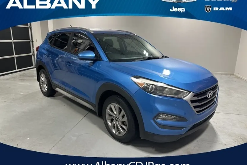 2017 Hyundai Tucson SE photo 1