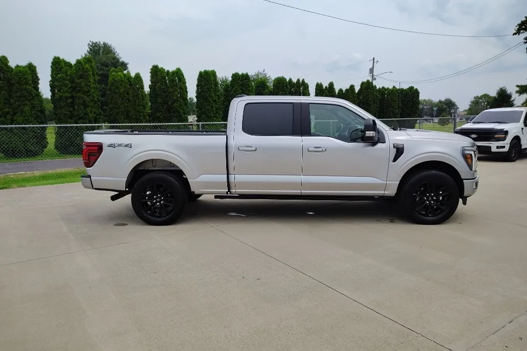 2024 Ford F-150 Platinum photo 1