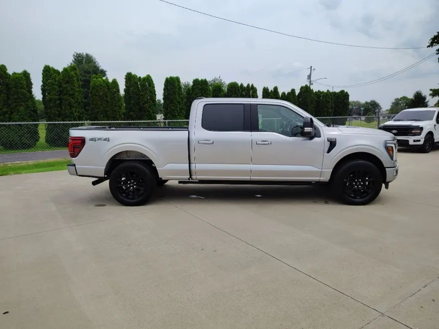 2024 Ford F-150 Platinum photo 1