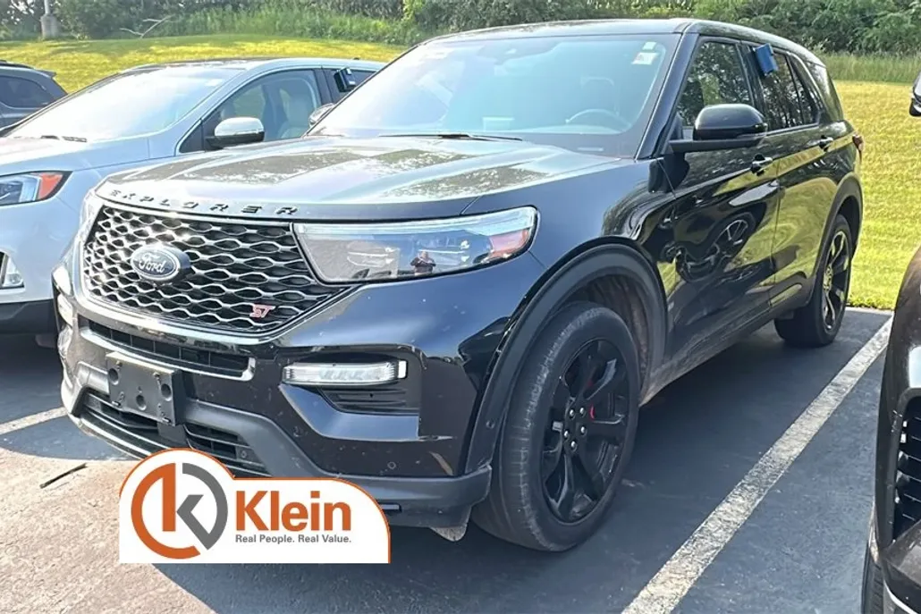 2022 Ford Explorer ST photo 1