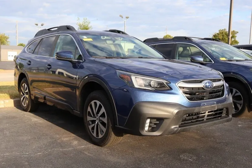 2021 Subaru Outback Premium photo 1