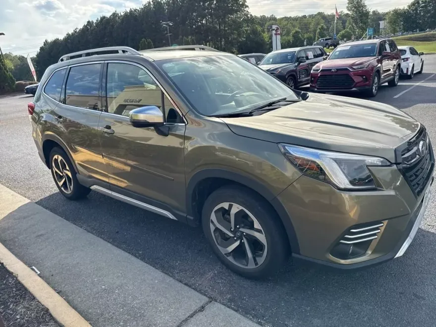2022 Subaru Forester Touring photo 1
