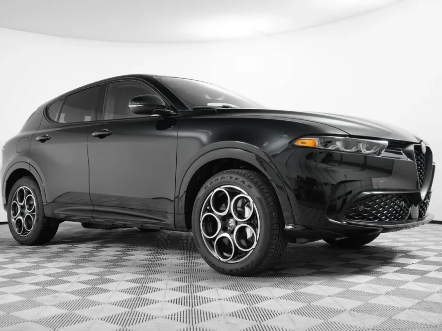 2025 Alfa Romeo Tonale photo 1