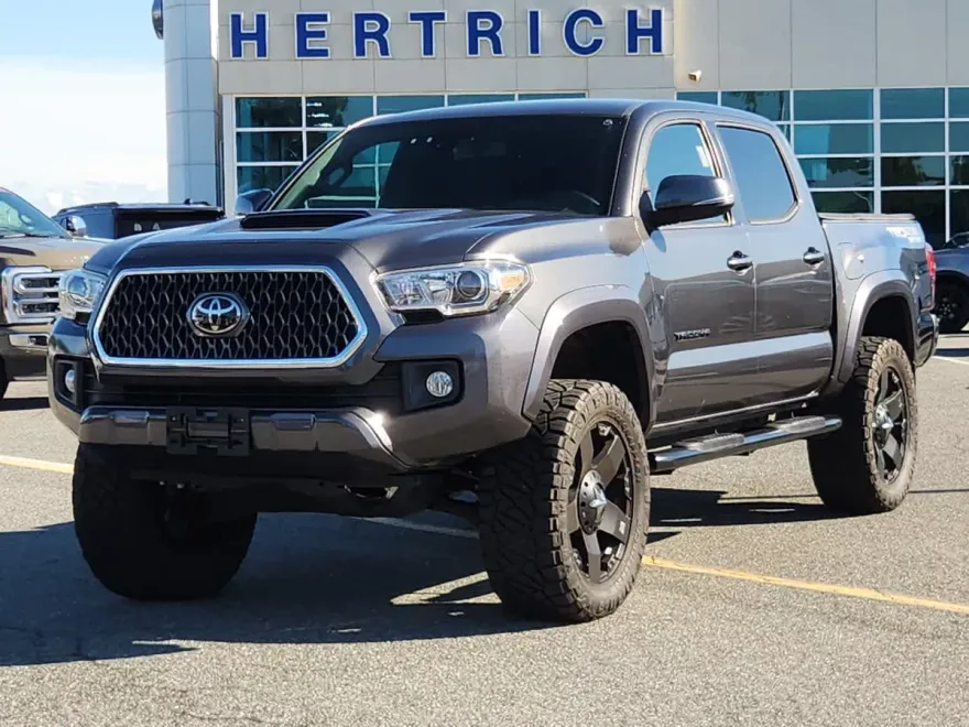 2019 Toyota Tacoma TRD Sport Double Cab V6 photo 1