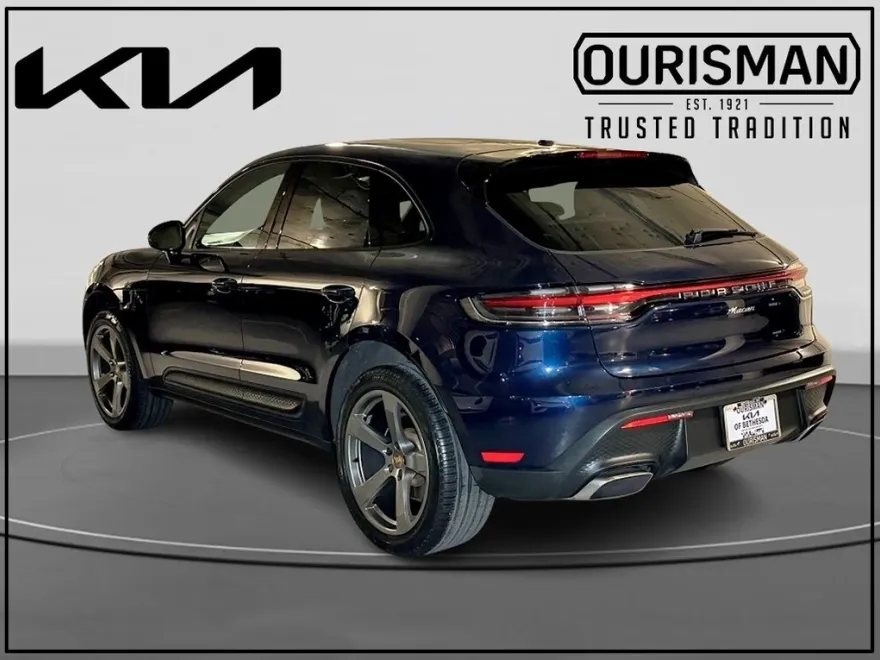 2022 Porsche Macan photo 1