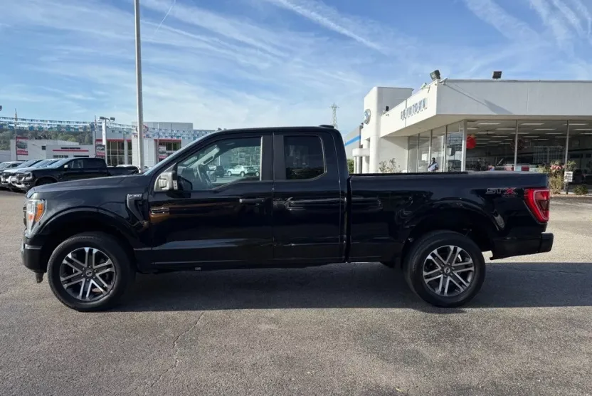 2022 Ford F-150 XL photo 1