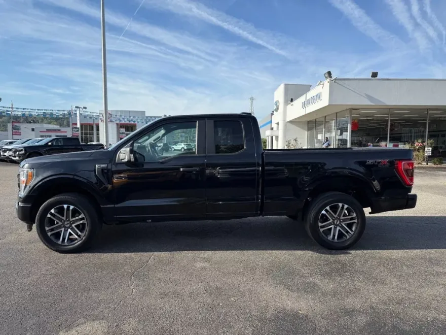 2022 Ford F-150 XL photo 1