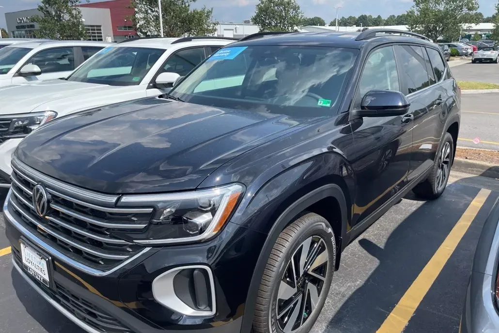 2026 Volkswagen Atlas SE Technology photo 1