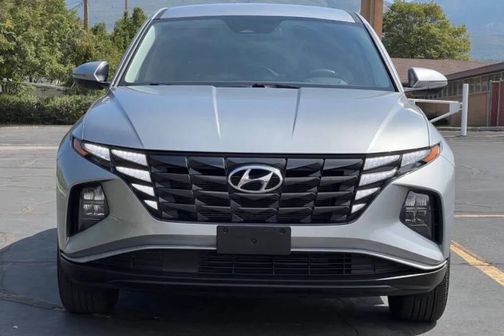 2022 Hyundai Tucson SE photo 1