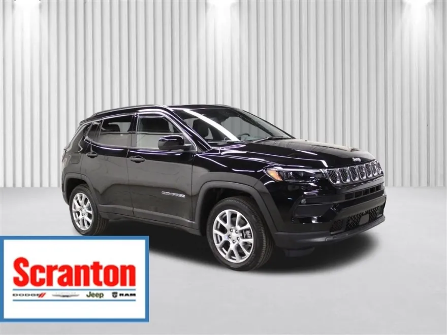 2024 Jeep Compass Latitude Lux photo 1