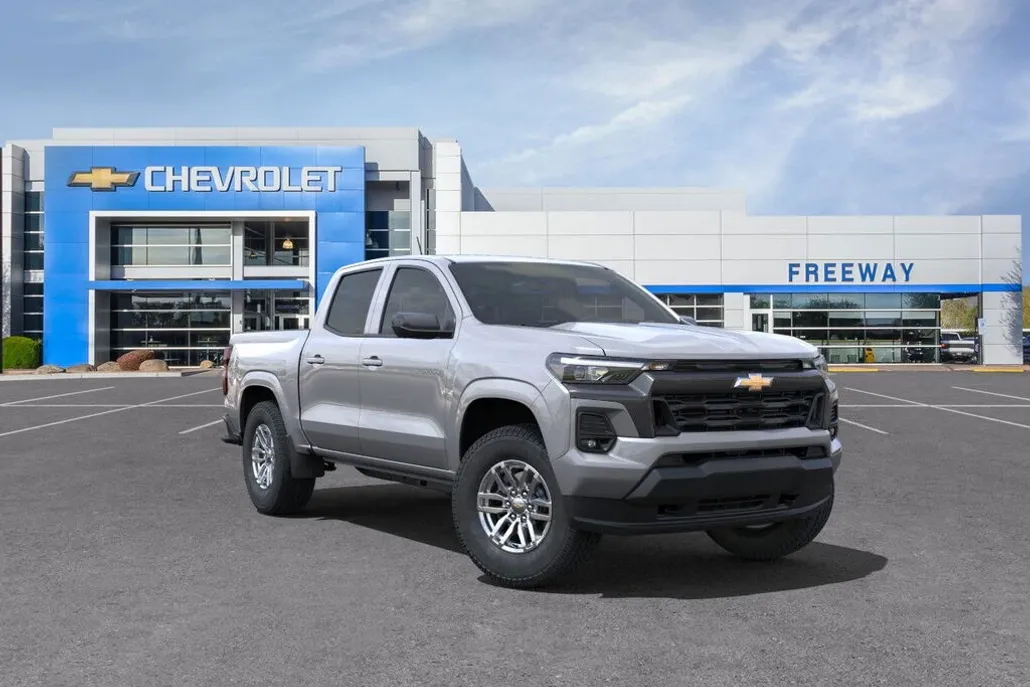 2025 Chevrolet Colorado Work Truck LT photo 1