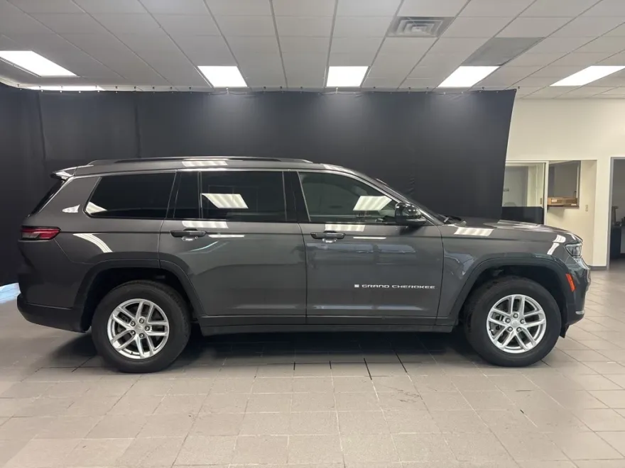 2024 Jeep Grand Cherokee Laredo photo 1