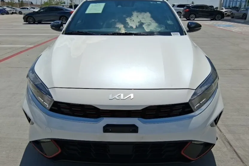 2023 Kia Forte GT-Line photo 1