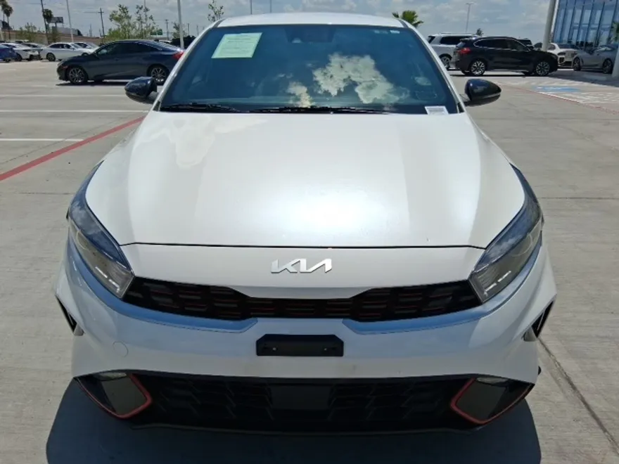 2023 Kia Forte GT-Line photo 1