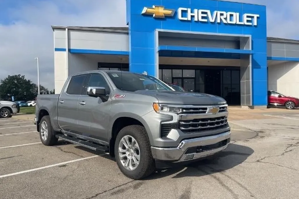 2026 Chevrolet Silverado 1500 LTZ photo 1