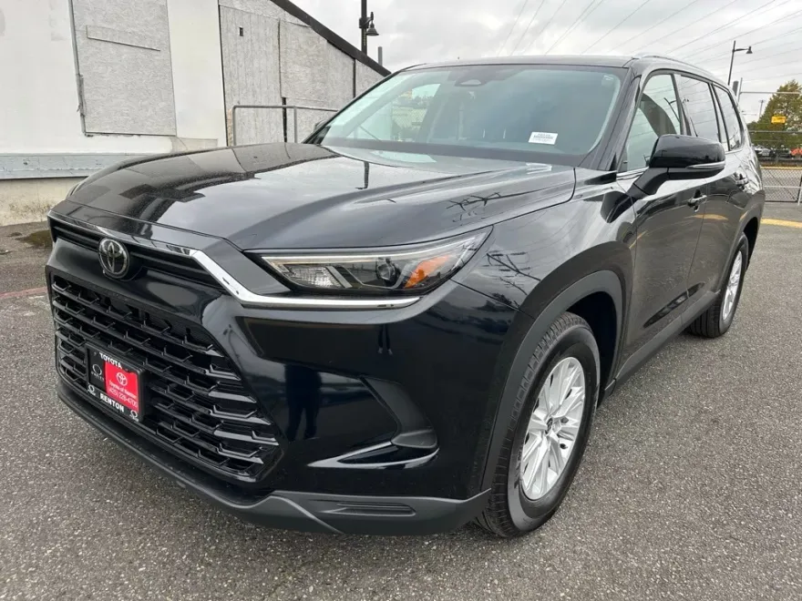 2025 Toyota Grand Highlander XLE photo 1
