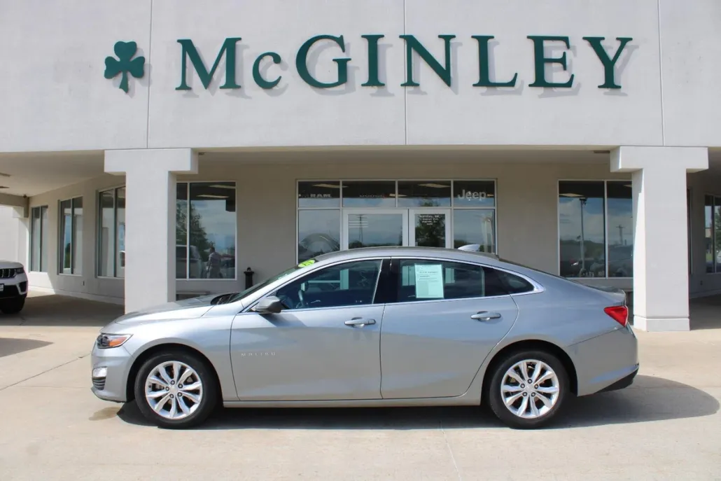 2023 Chevrolet Malibu 1LT photo 1