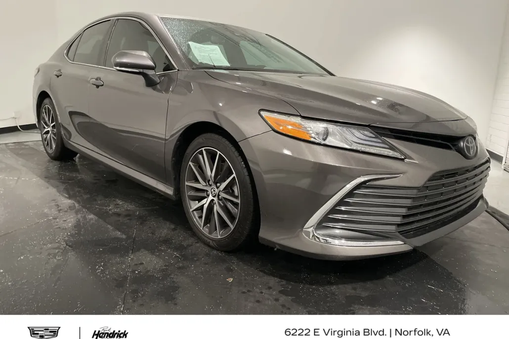 2023 Toyota Camry XLE photo 1