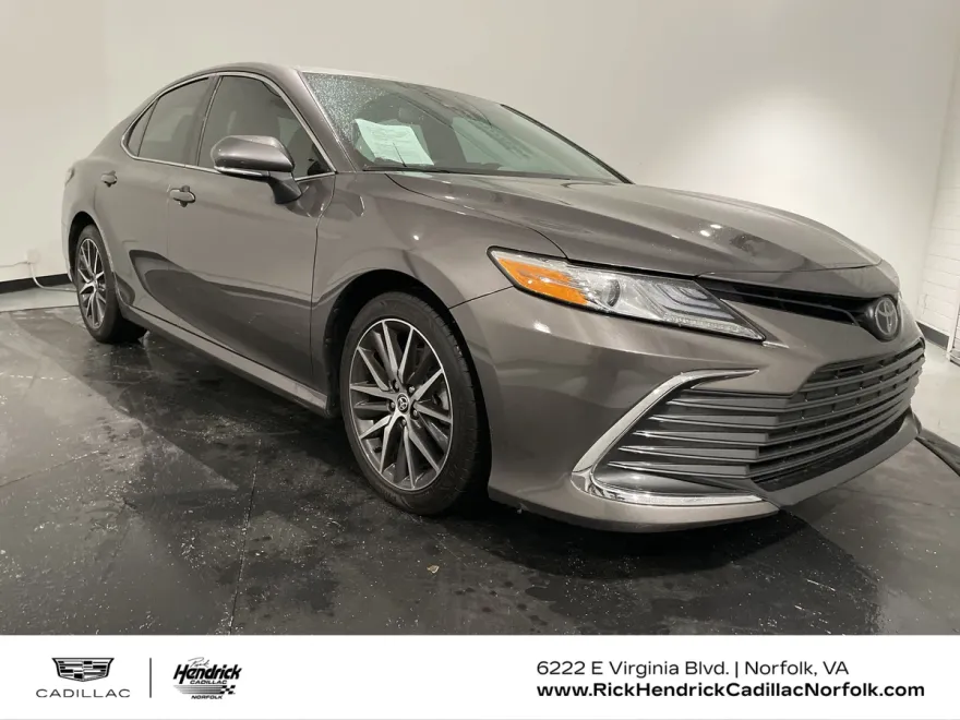 2023 Toyota Camry XLE photo 1