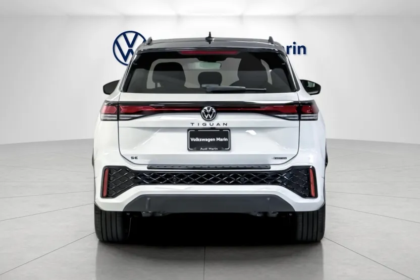 2025 Volkswagen Tiguan SE R-Line Black photo 1