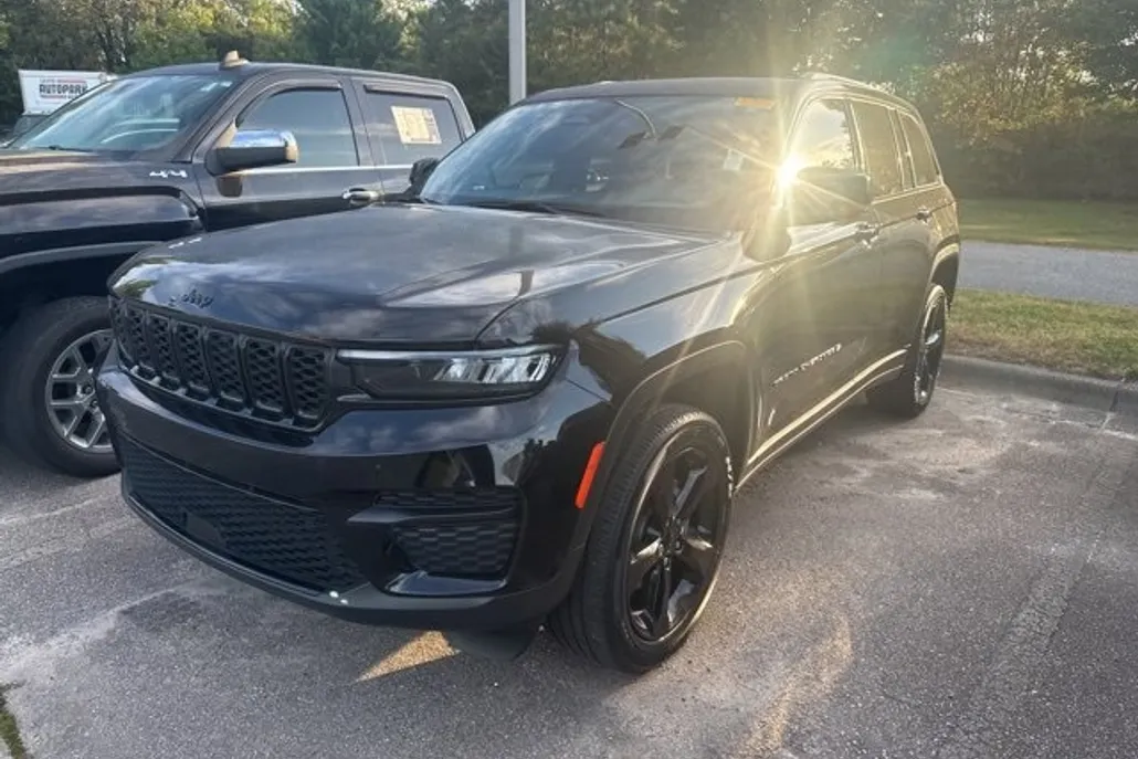 2023 Jeep Grand Cherokee Altitude X photo 1
