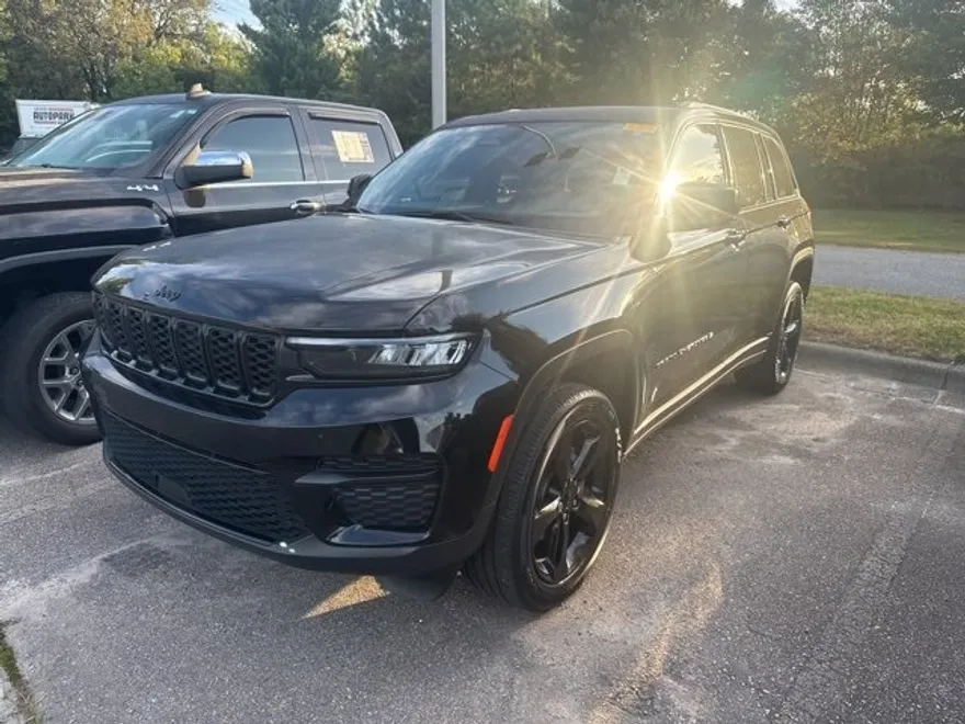 2023 Jeep Grand Cherokee Altitude X photo 1