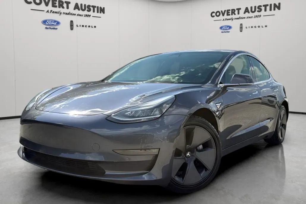 2019 Tesla Model 3 Long Range photo 1