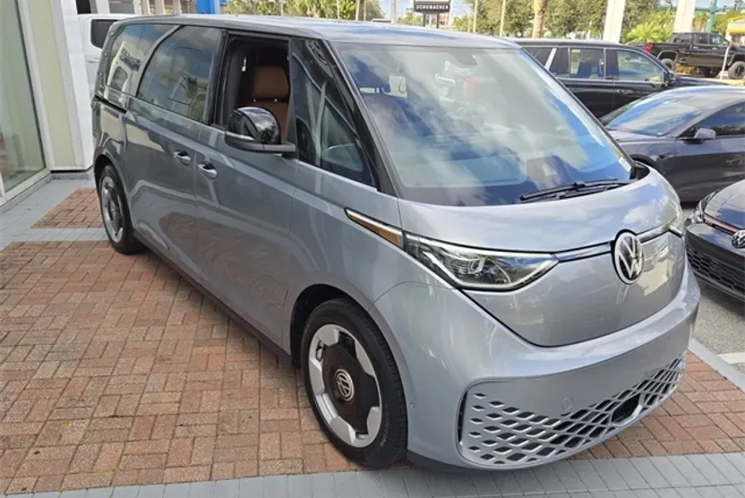2025 Volkswagen ID. Buzz Pro S photo 1