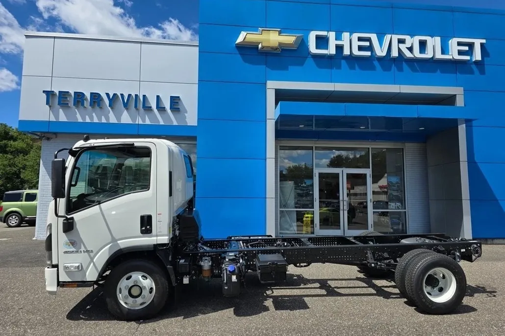 2025 Chevrolet Silverado 4500HD Base photo 1